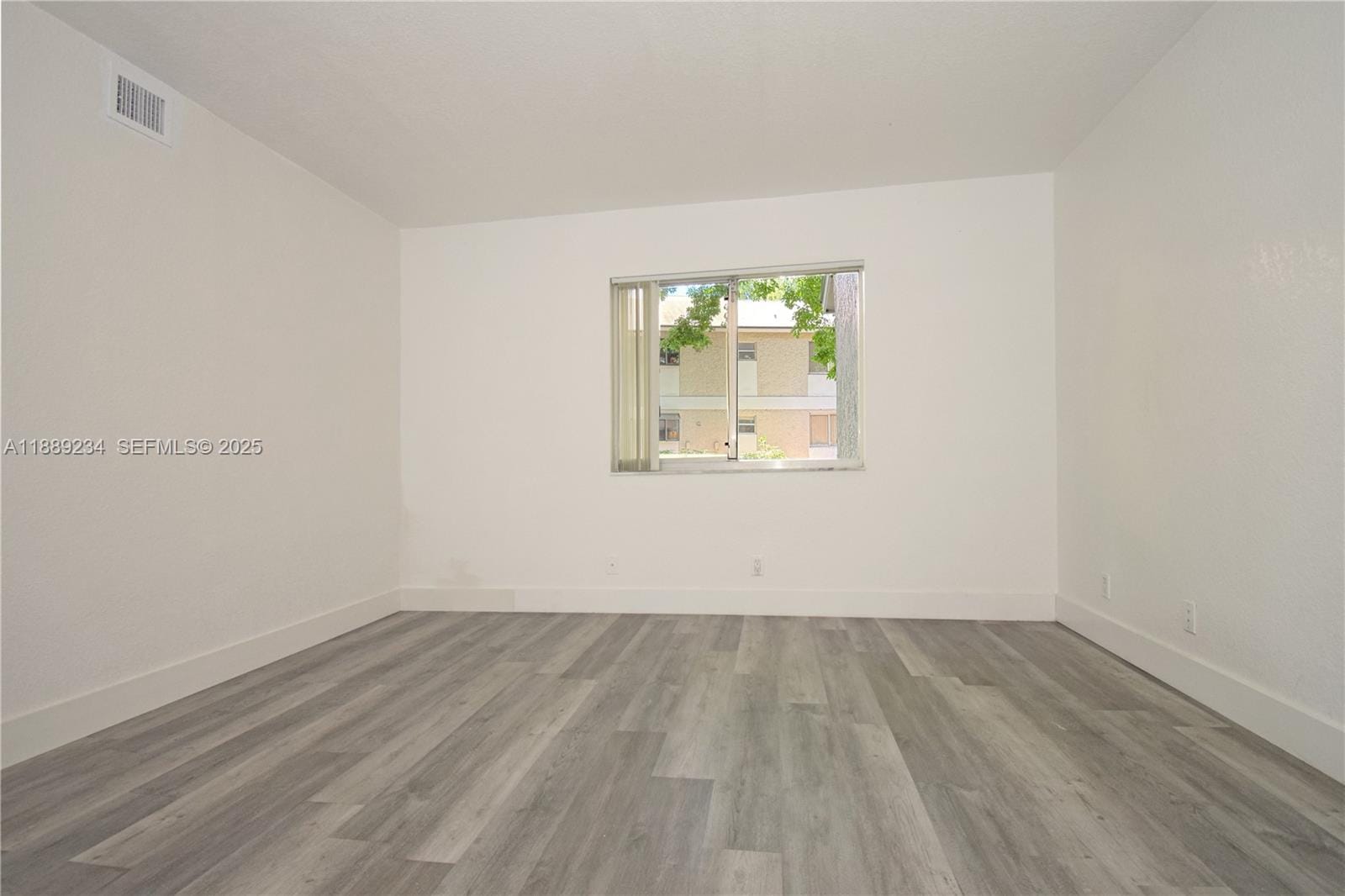301 Gardens Drive 102 — photo 9