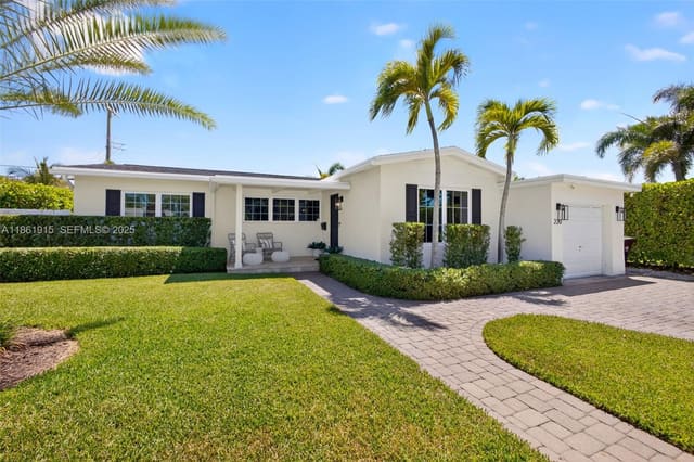 220 Rutland Boulevard, sold in Lake Place, West Palm Beach, FL