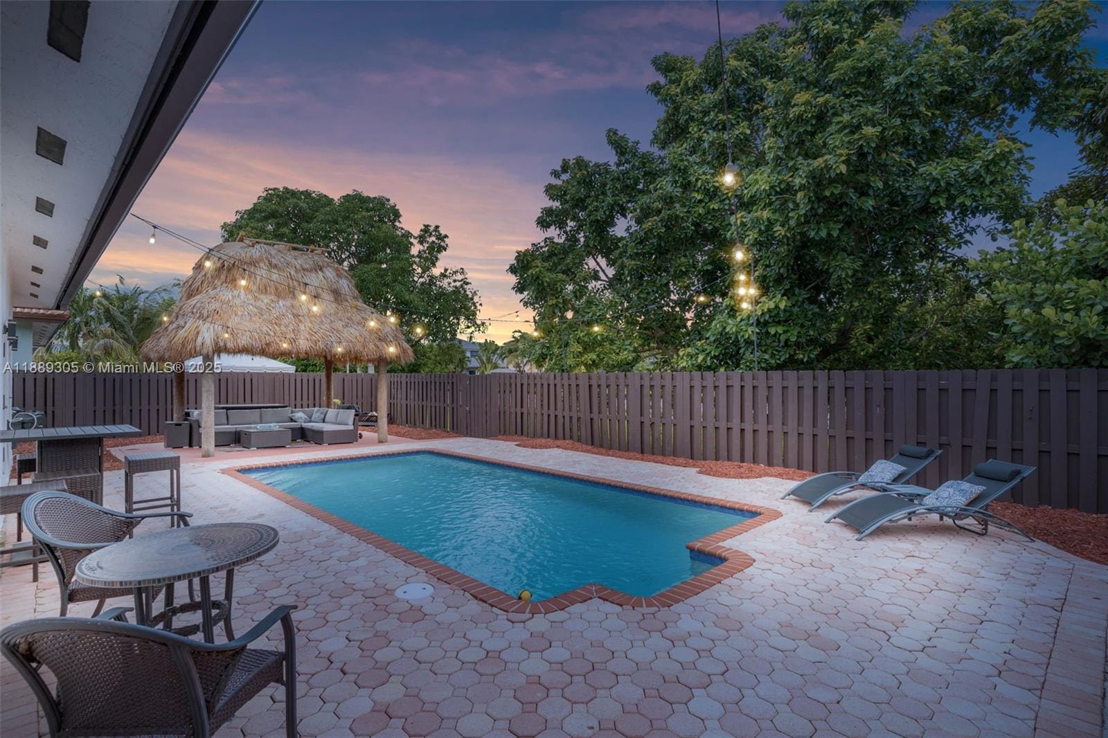 16051 SW 138th Terrace, Miami, FL 33196 photo 2