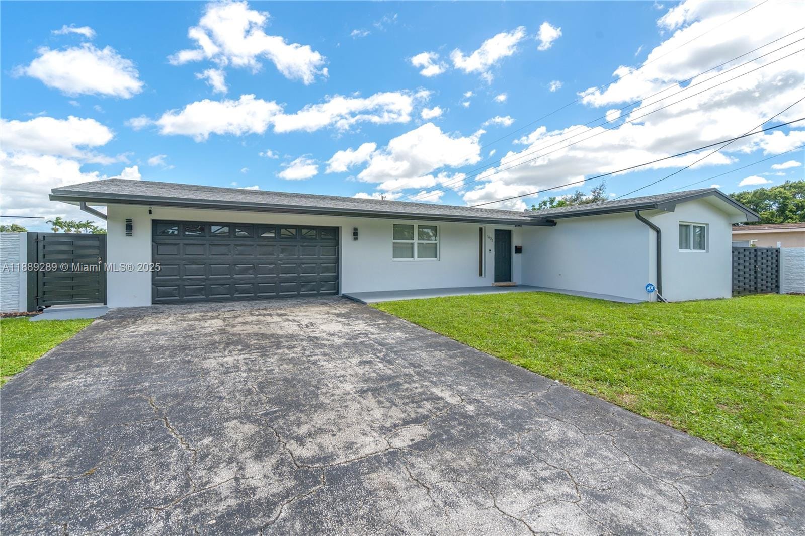 1621 NW 85th Way, Pembroke Pines, FL 33024 photo 2