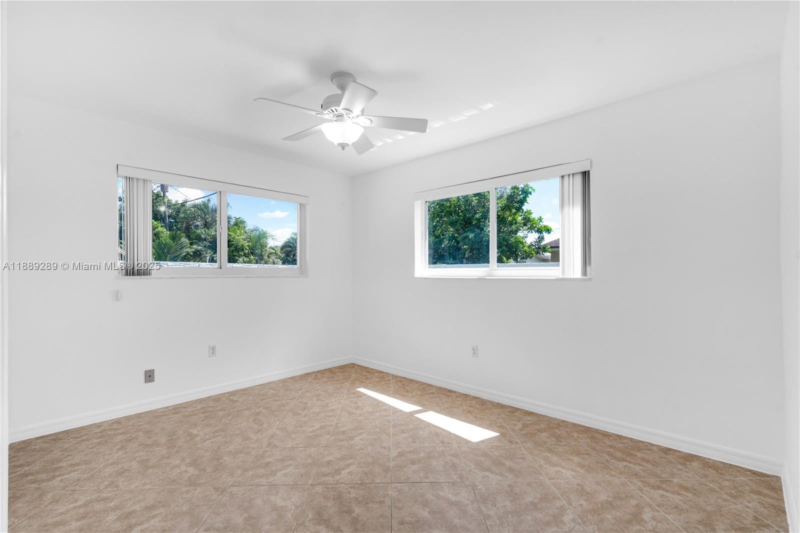 1621 NW 85th Way, Pembroke Pines, FL 33024 photo 13