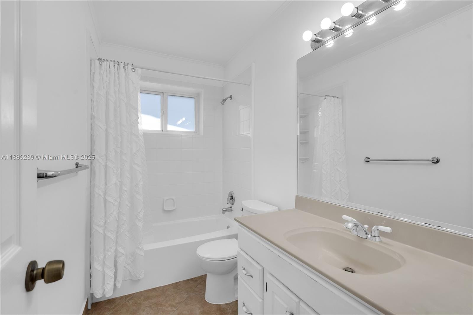 1621 NW 85th Way, Pembroke Pines, FL 33024 photo 15