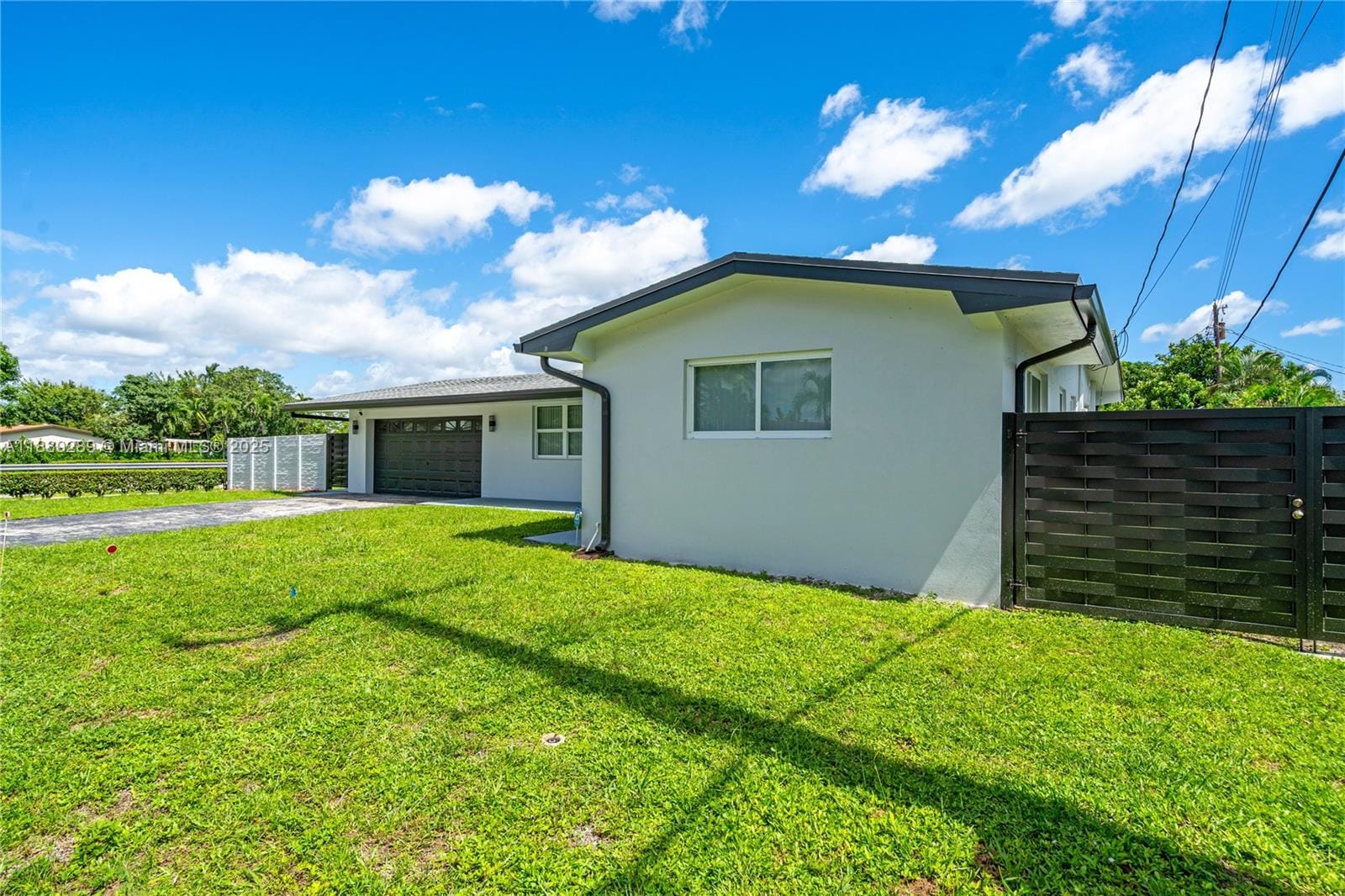 1621 NW 85th Way, Pembroke Pines, FL 33024 photo 3