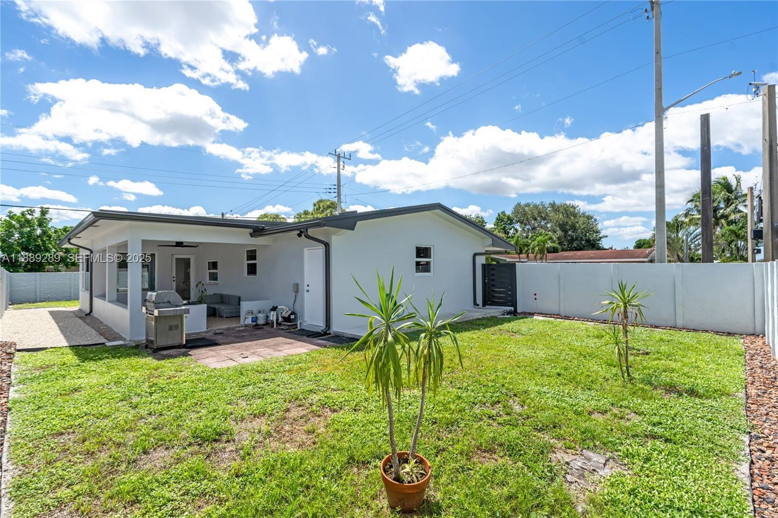 1621 NW 85th Way, Pembroke Pines, FL 33024 photo 23