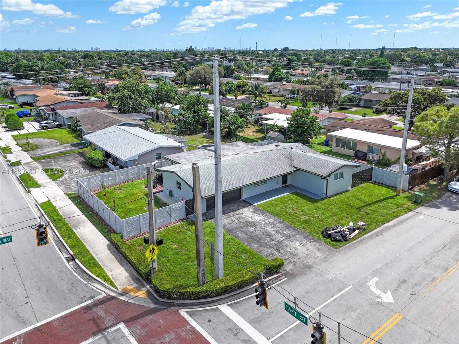 1621 NW 85th Way, Pembroke Pines, FL 33024 photo 4
