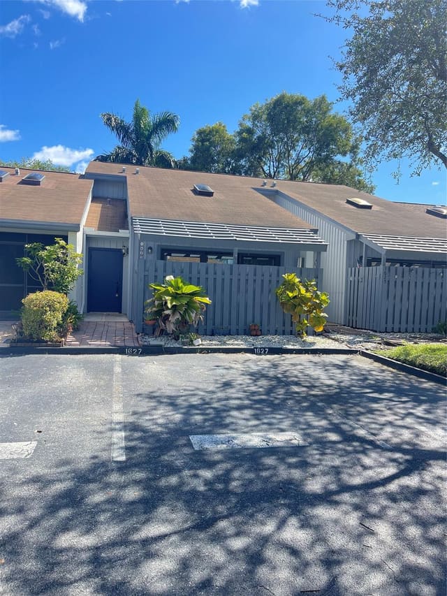 1627 N 15th Terrace, sold in Sherbrooke, Hollywood, FL