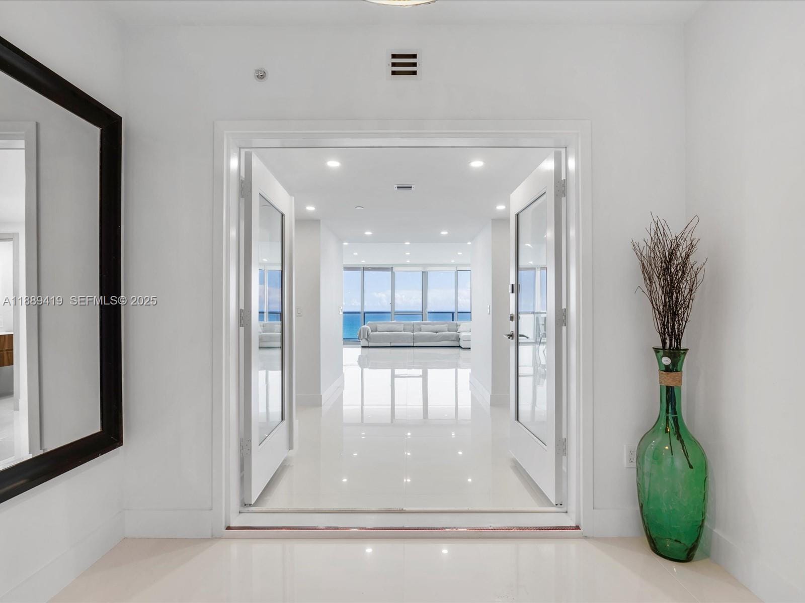 3101 S Ocean Drive 1608 — photo 2