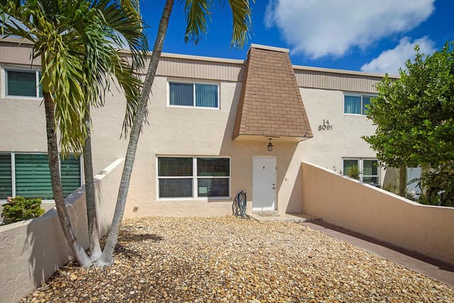 8091 NW 13th Street E, sold in Townhomes Of Oriole Ii, Margate, FL