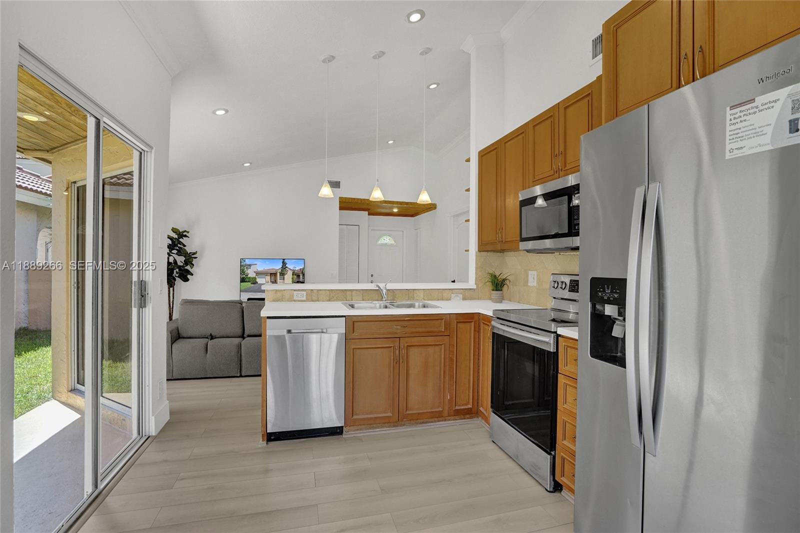 1405 Seagrape Circle — photo 6
