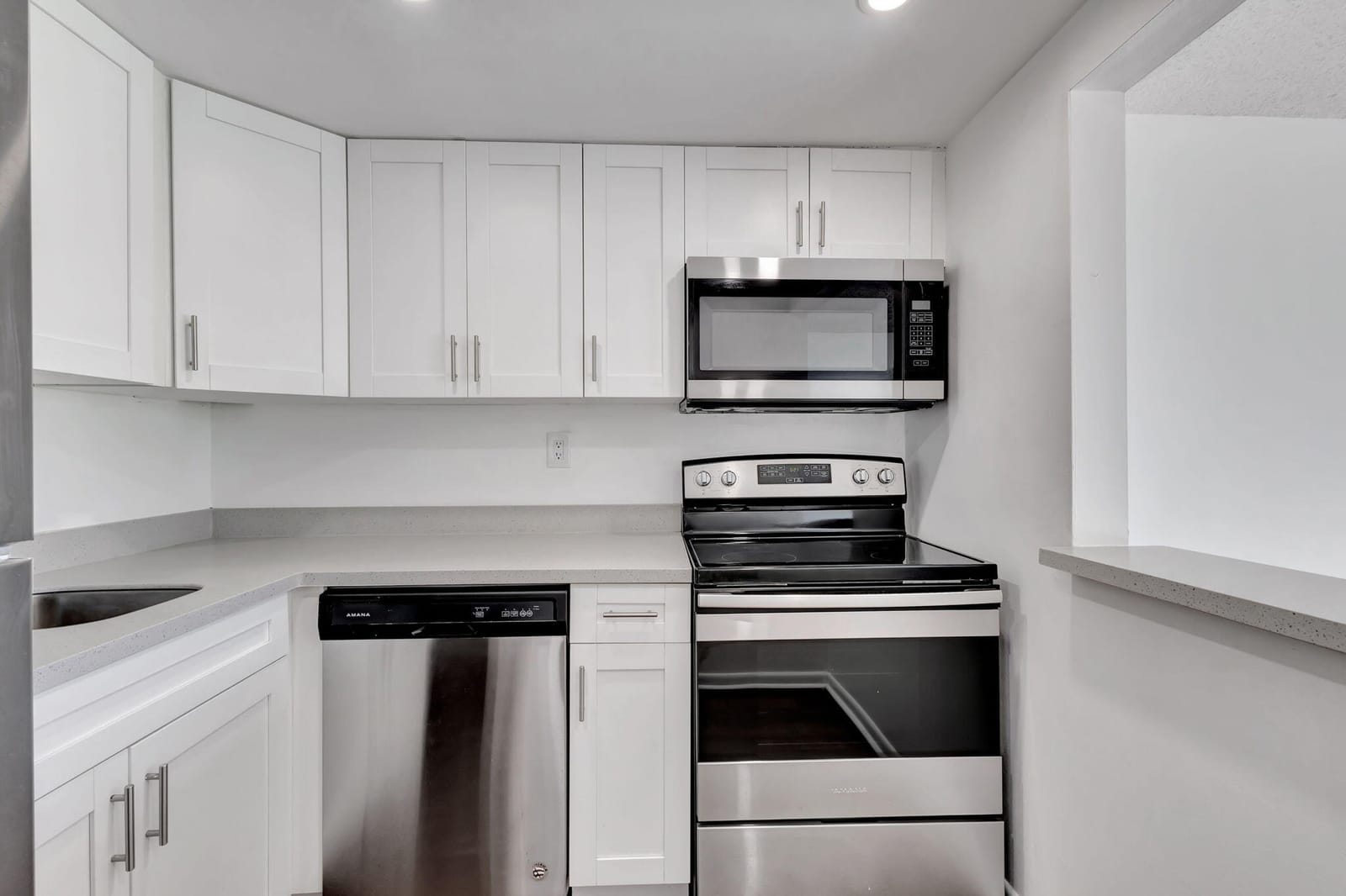 2936 Lake Shore Drive 108 — photo 12