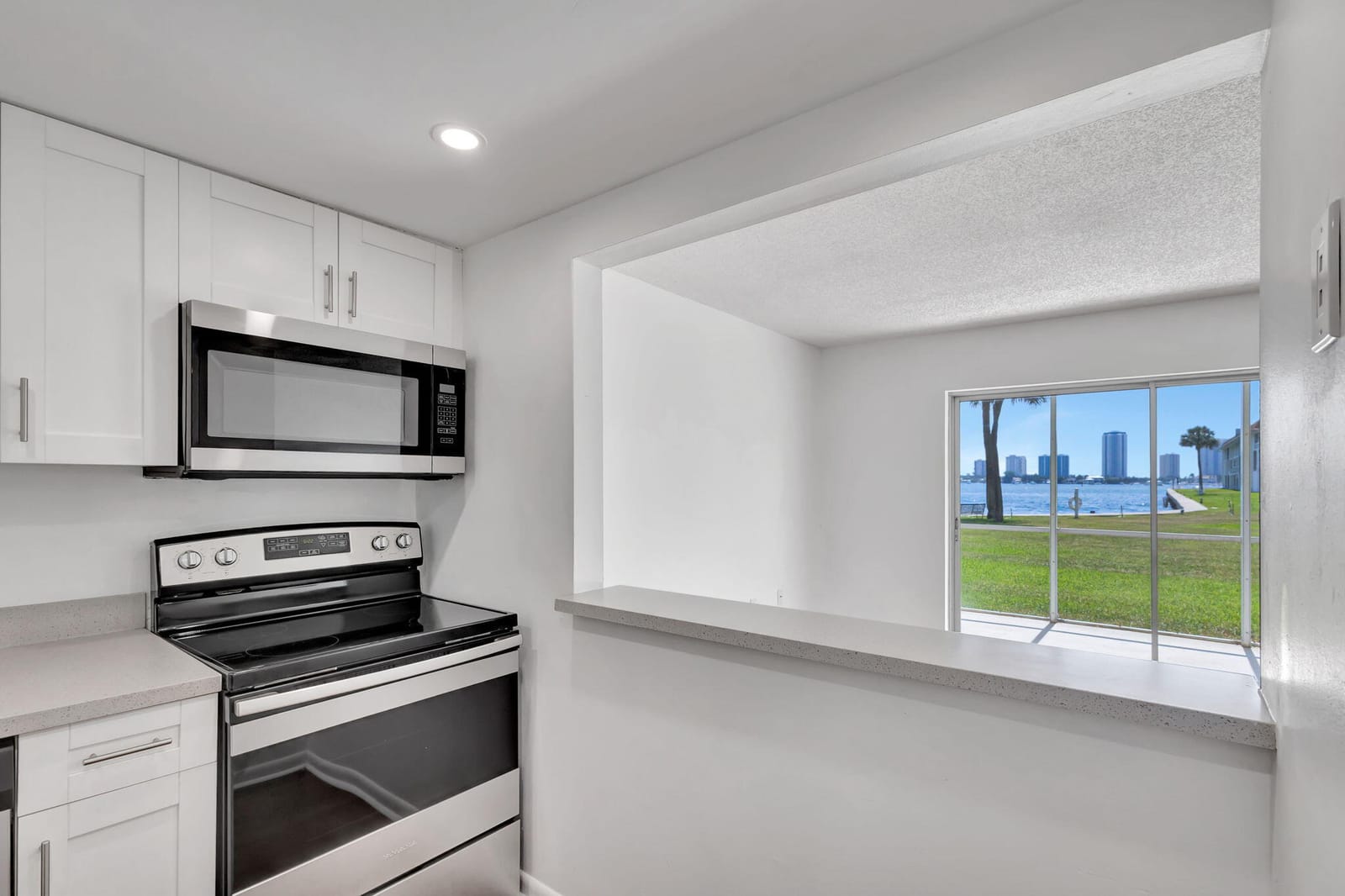 2936 Lake Shore Drive 108, Riviera Beach, FL 33404 photo 13