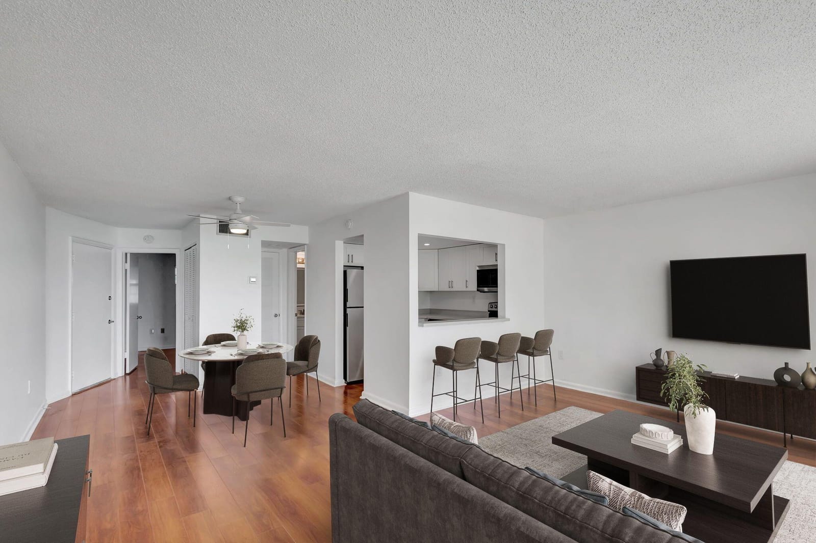 2936 Lake Shore Drive 108 — photo 4