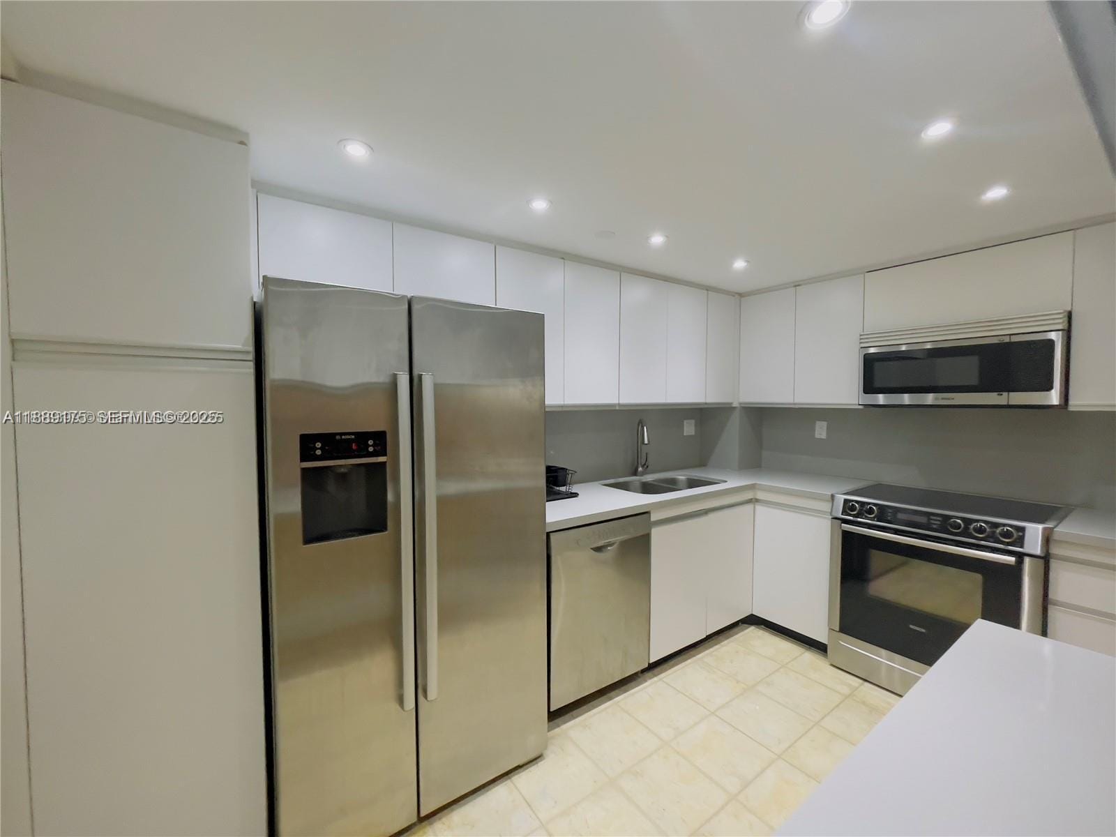 2000 Towerside 309, Miami, FL 33138 photo 2