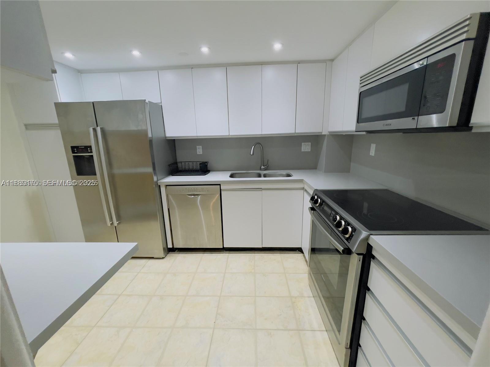 2000 Towerside 309 309, Miami, FL 33138, Miami