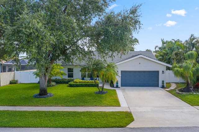 6940 NW 4th Avenue, sold in Hidden Lake, Coconut Creek, FL