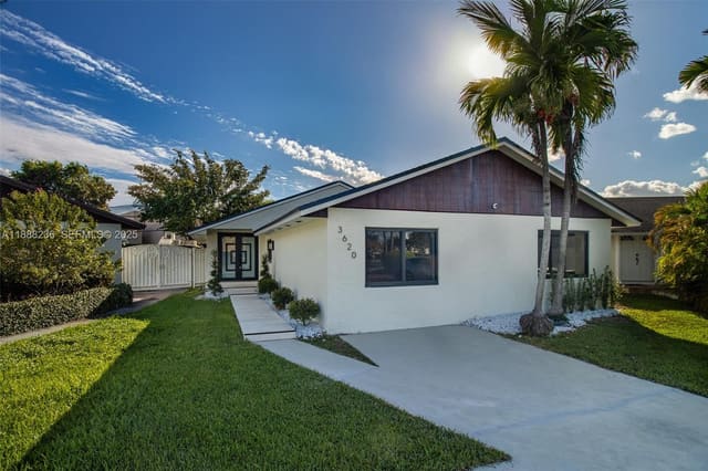 3620 SW 112th Place, sold in Los Paseos, Miami, FL