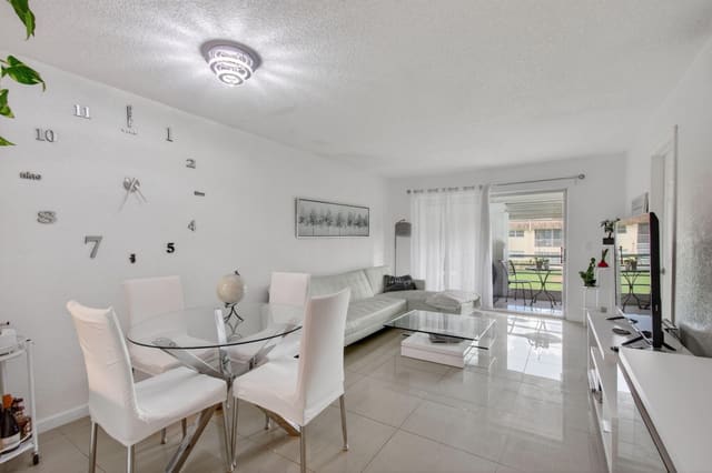 9915 Sandalfoot Boulevard 418, sold in Sandalfoot Blvd Apts Condo, Boca Raton, FL