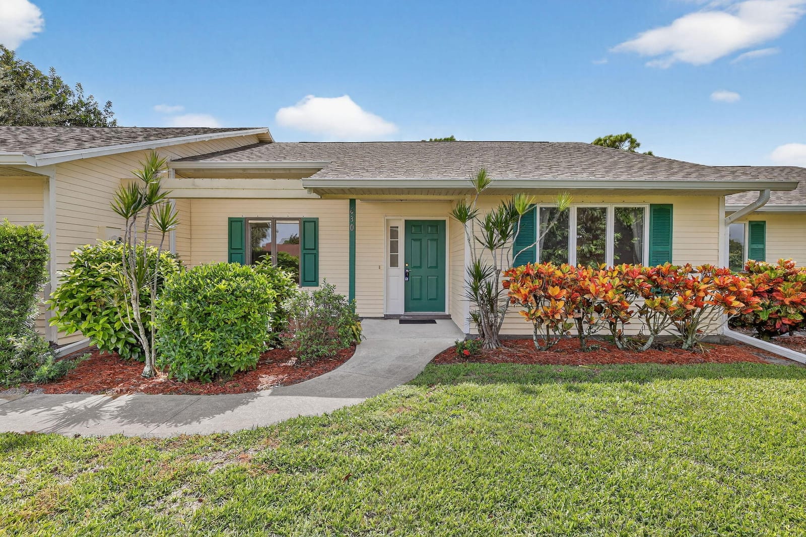 630 NE Town Terrace, Jensen Beach, FL 34957