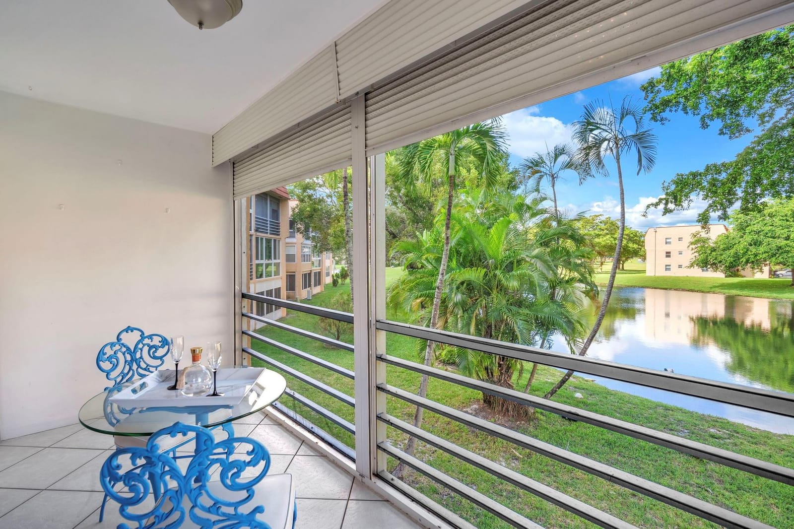 9301 Sunrise Lakes Boulevard 207 — photo 4