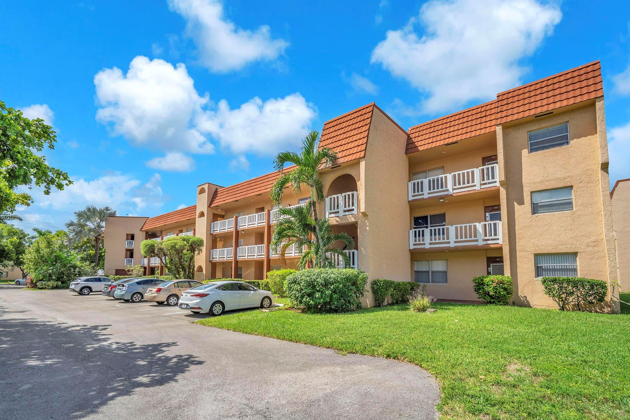 9301 Sunrise Lakes Boulevard 207, Sunrise, FL 33322, Sunrise