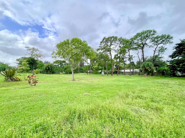 5220 SE Jack Avenue, Stuart, FL 34997