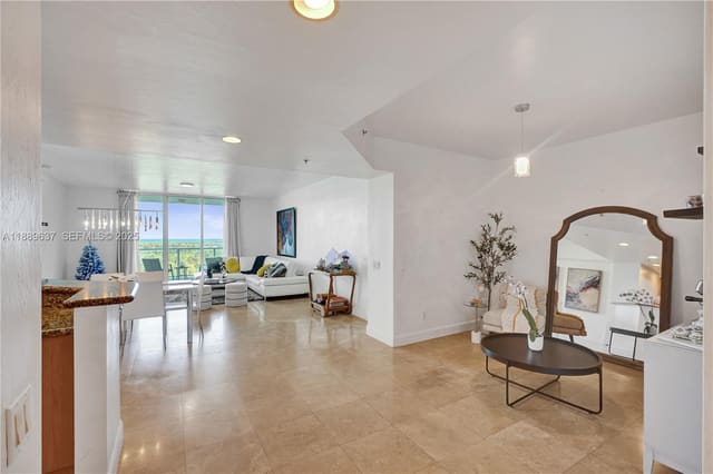 14951 Royal Oaks Lane 1704, North Miami, FL 33181