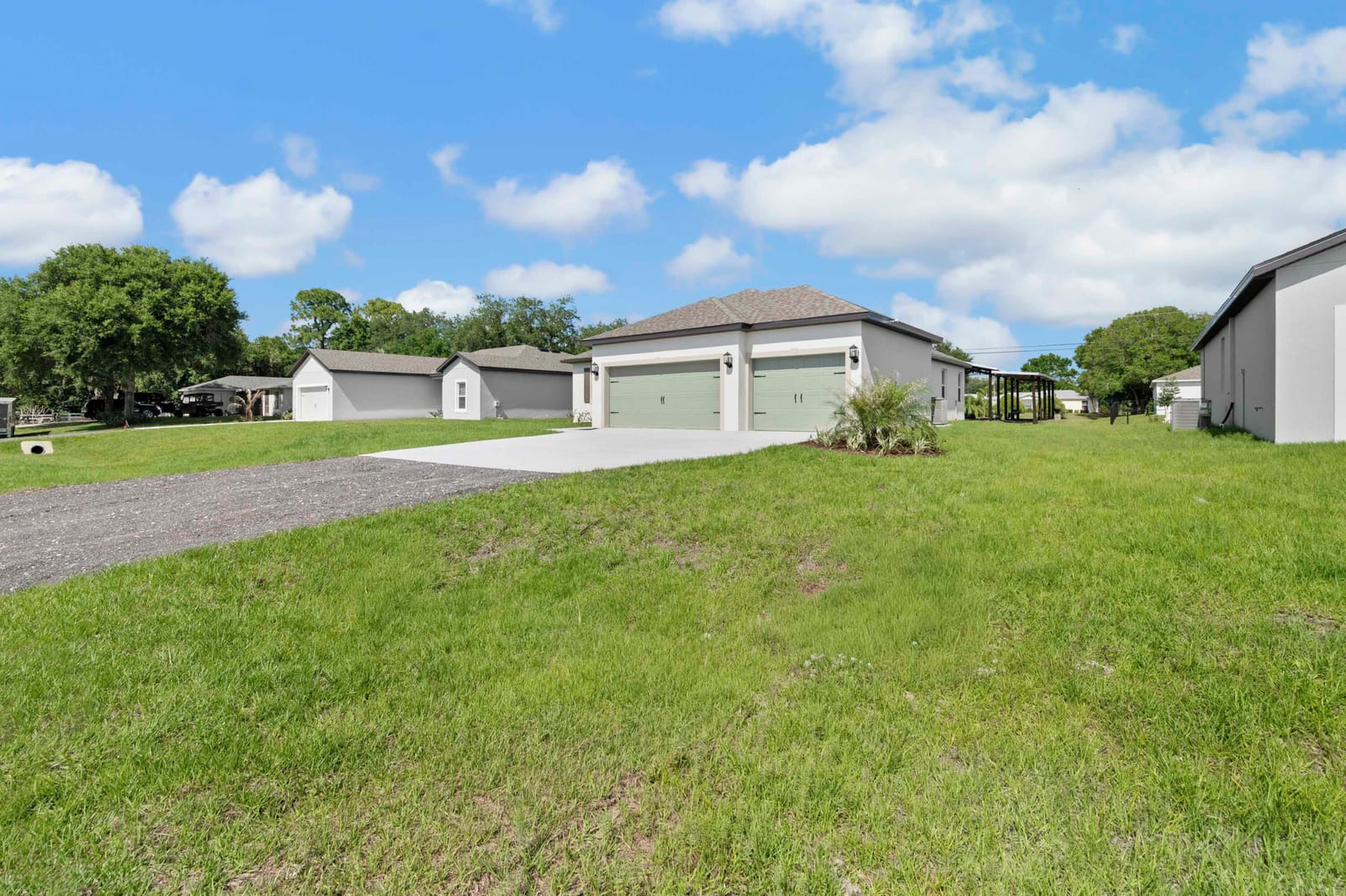242 SW Glen Road — photo 3