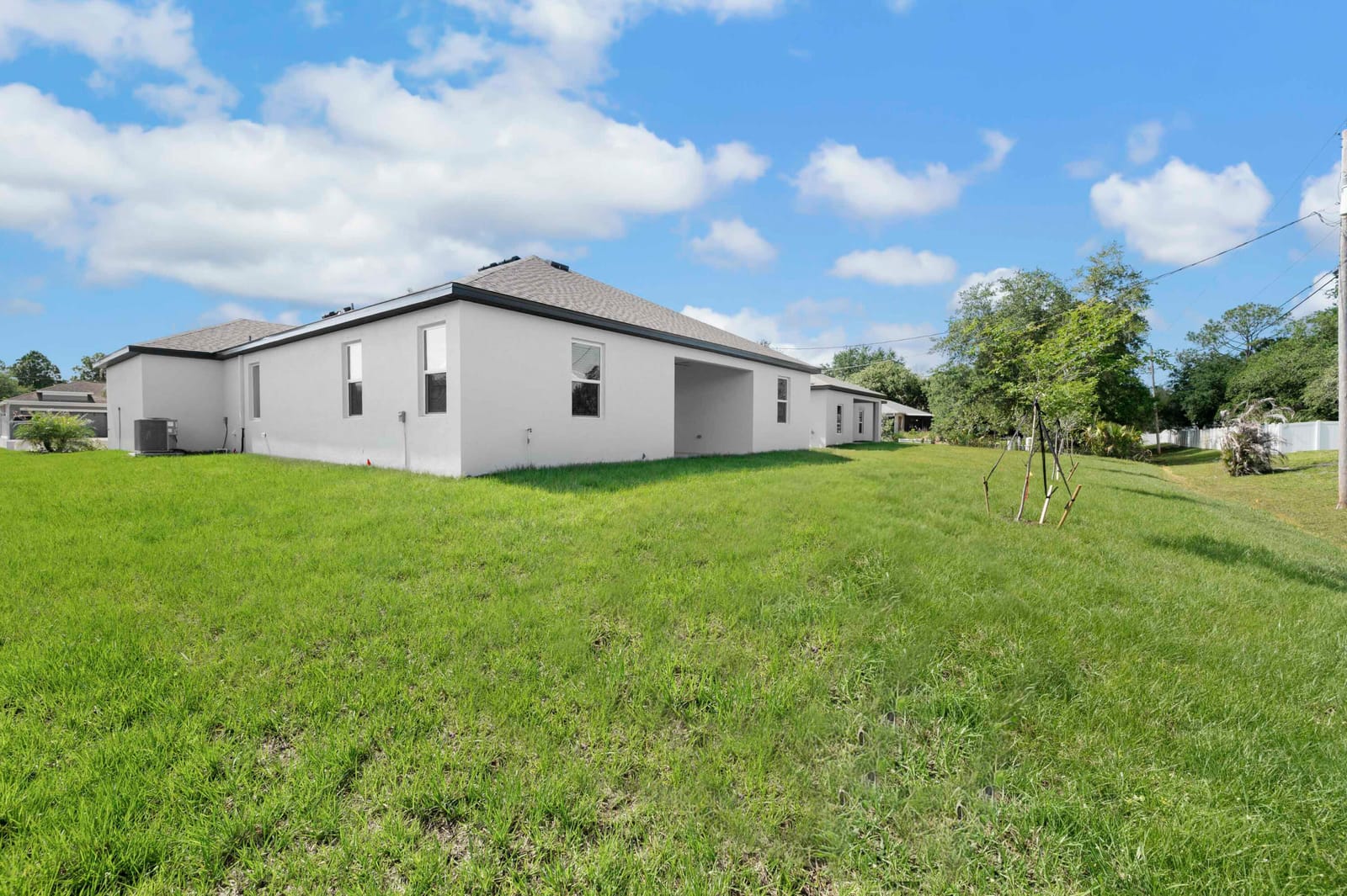 392 SW Paw Court — photo 4