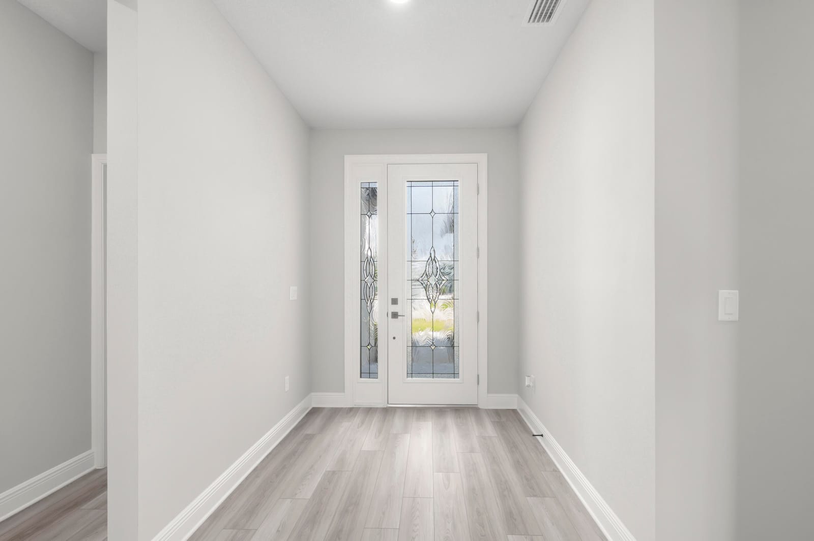 4562 SW Daemon Street — photo 4