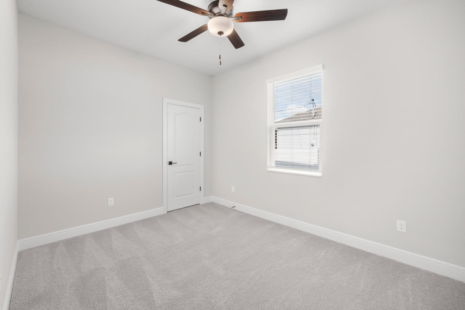 4562 SW Daemon Street — photo 10