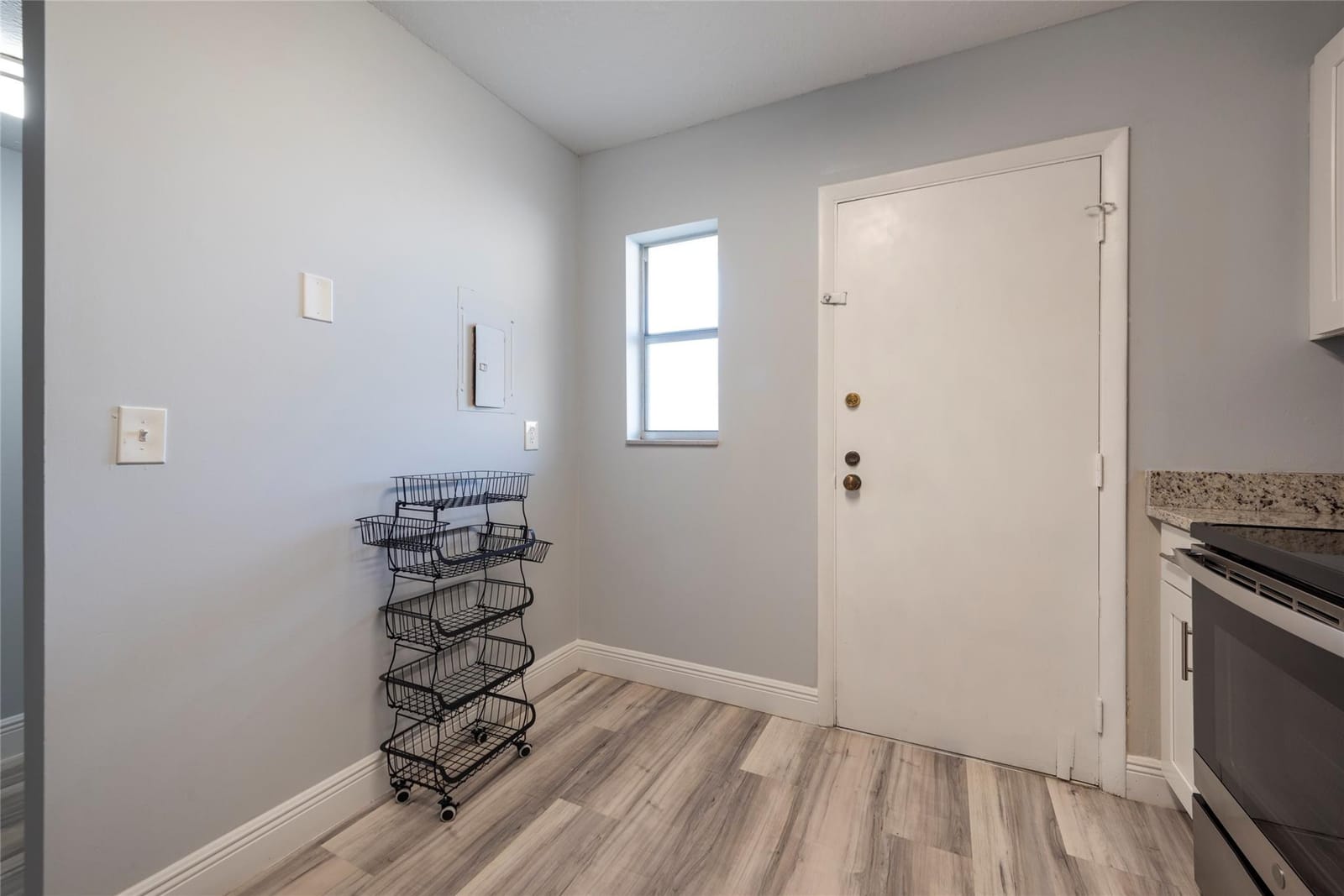 6061 N Falls Circle Drive 102 — photo 5