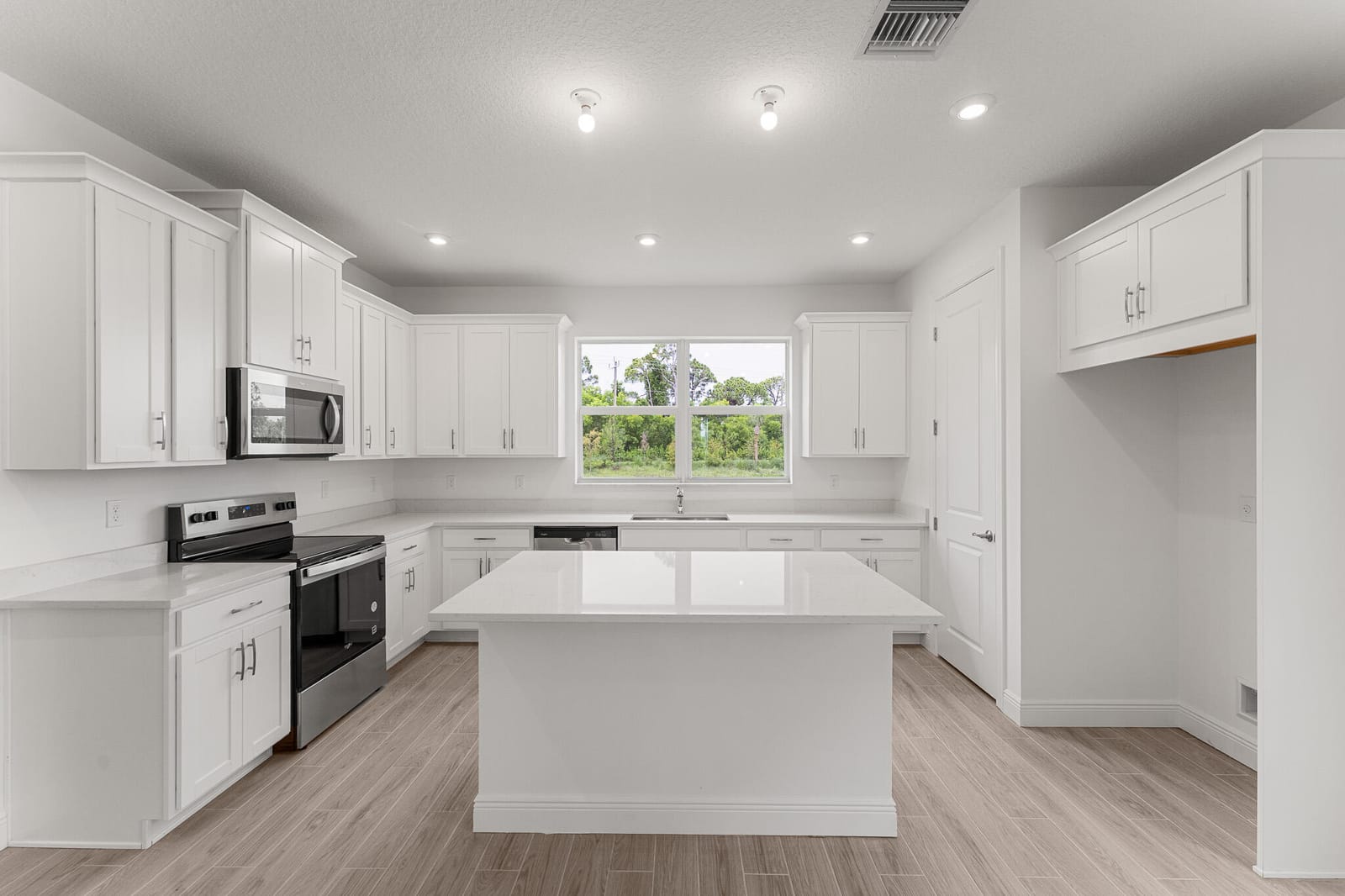 3506 NW Solange Court — photo 5