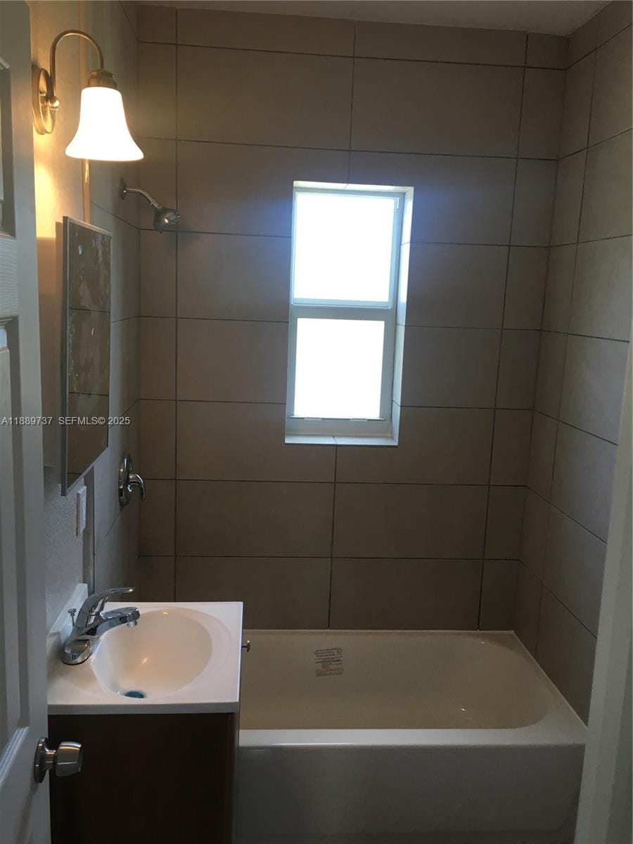 2311 NW 15th Street, Miami, FL 33125 photo 2