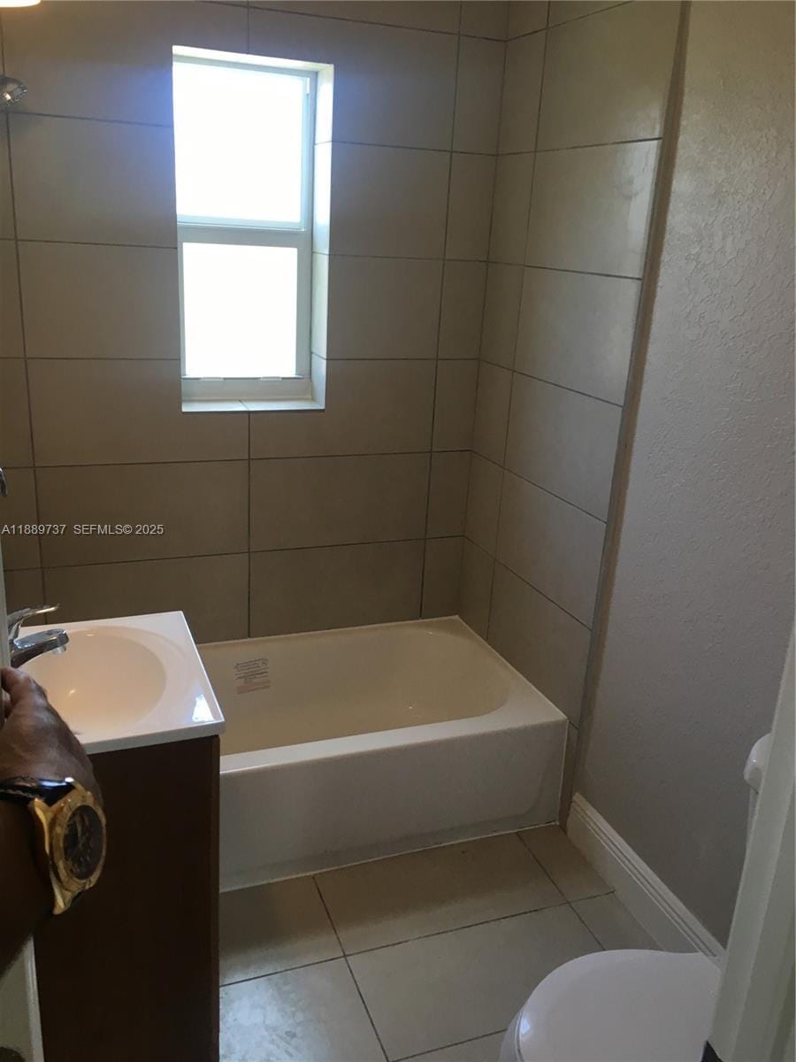 2311 NW 15th Street, Miami, FL 33125 photo 3