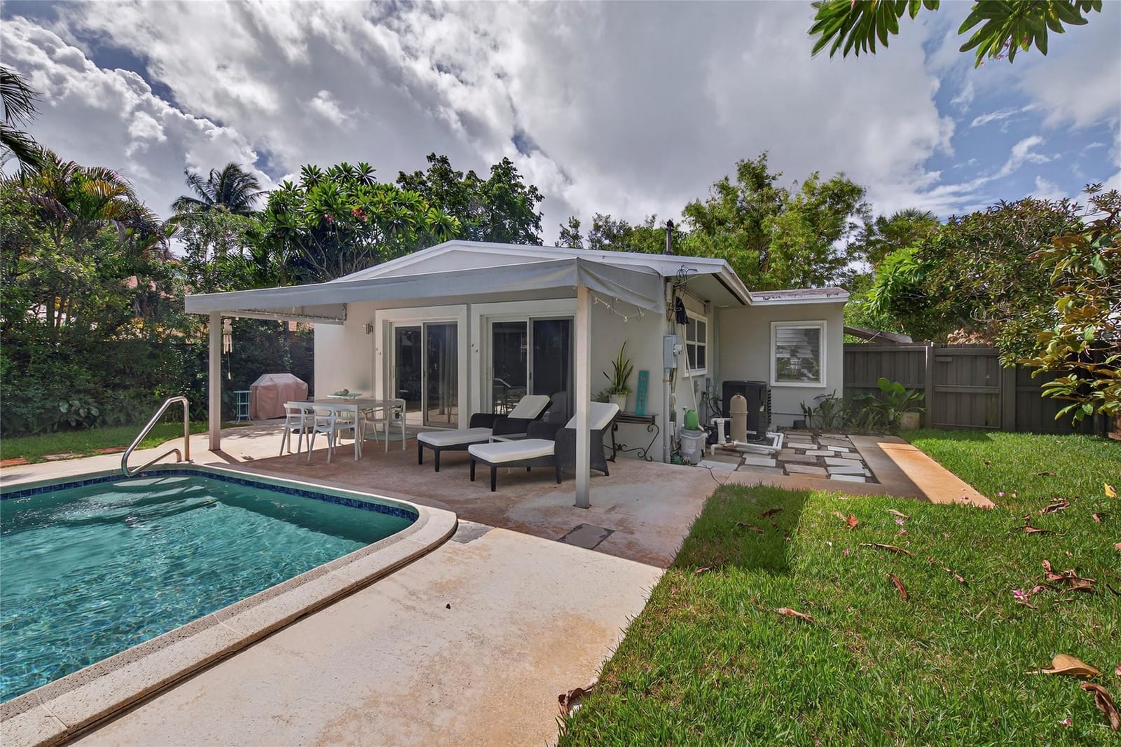 1009 NE 16th Place, Fort Lauderdale, FL 33305