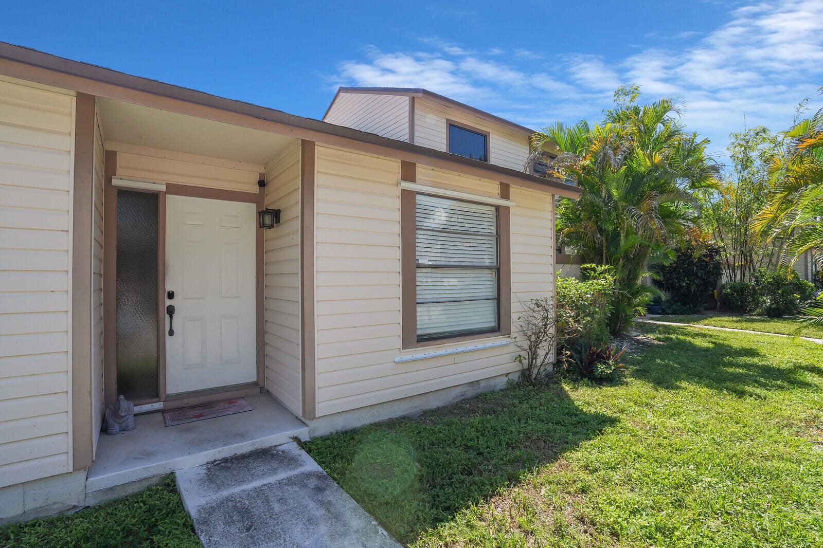 118 Sherwood Circle 8a, Jupiter, FL 33458 photo 2