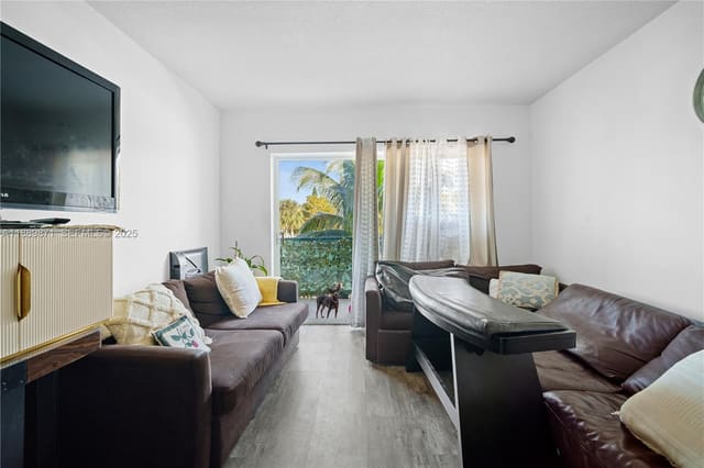 1450 NE 170th Street 202, sold in Floridian Arms, North Miami Beach, FL