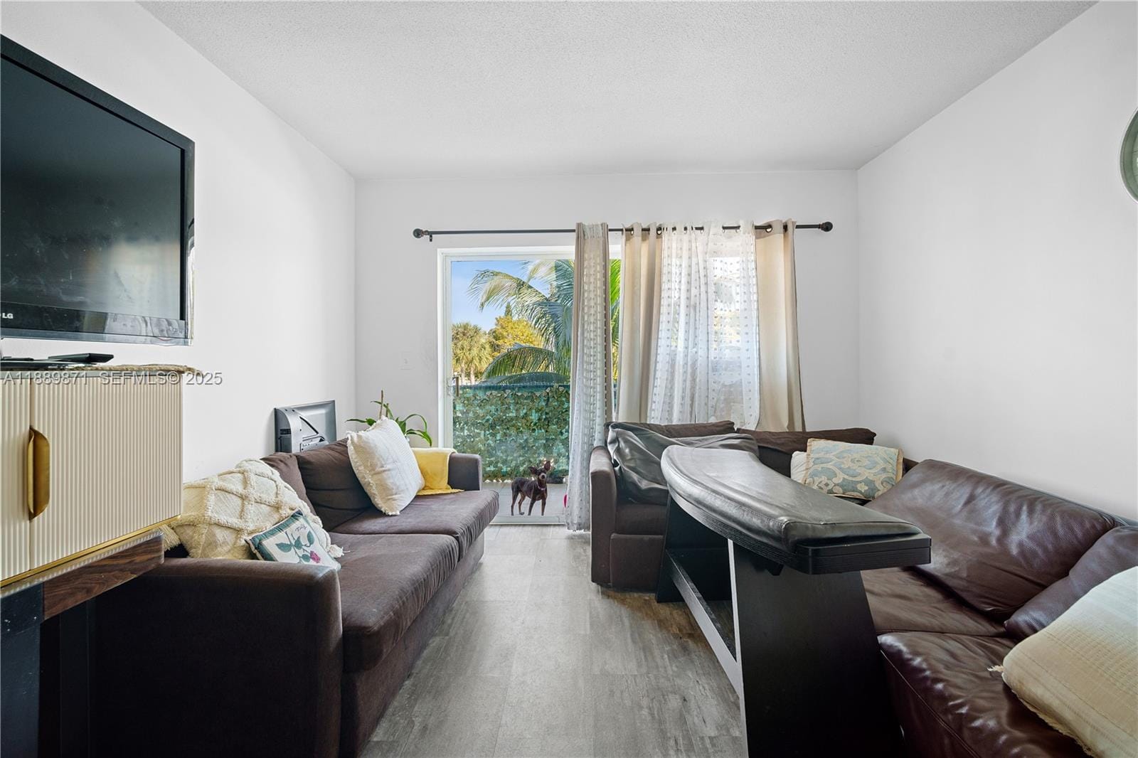 1450 NE 170th Street 202, North Miami Beach, FL 33162 photo 1