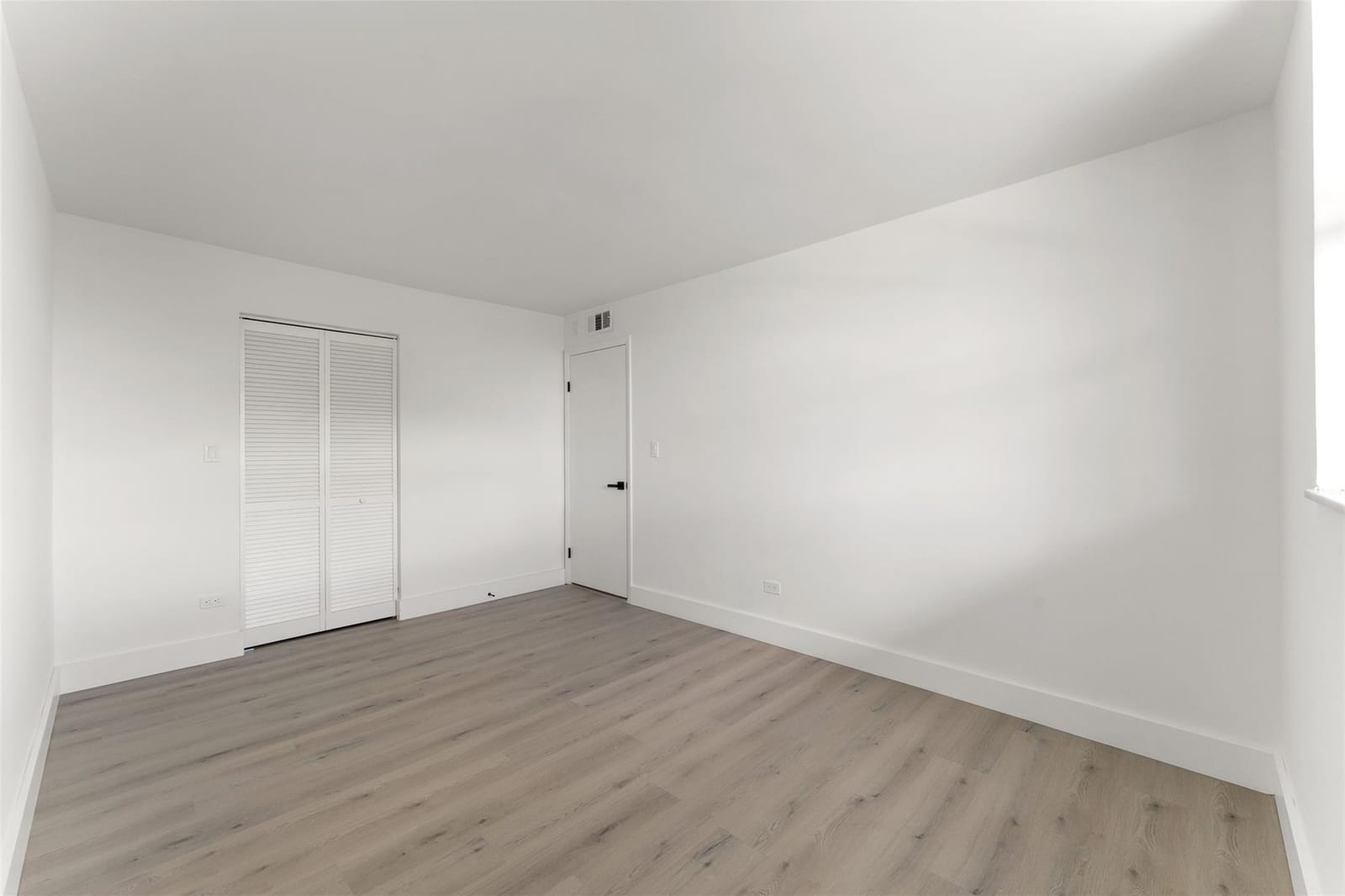 441 NE 195th Street 302, Miami, FL 33179 photo 20