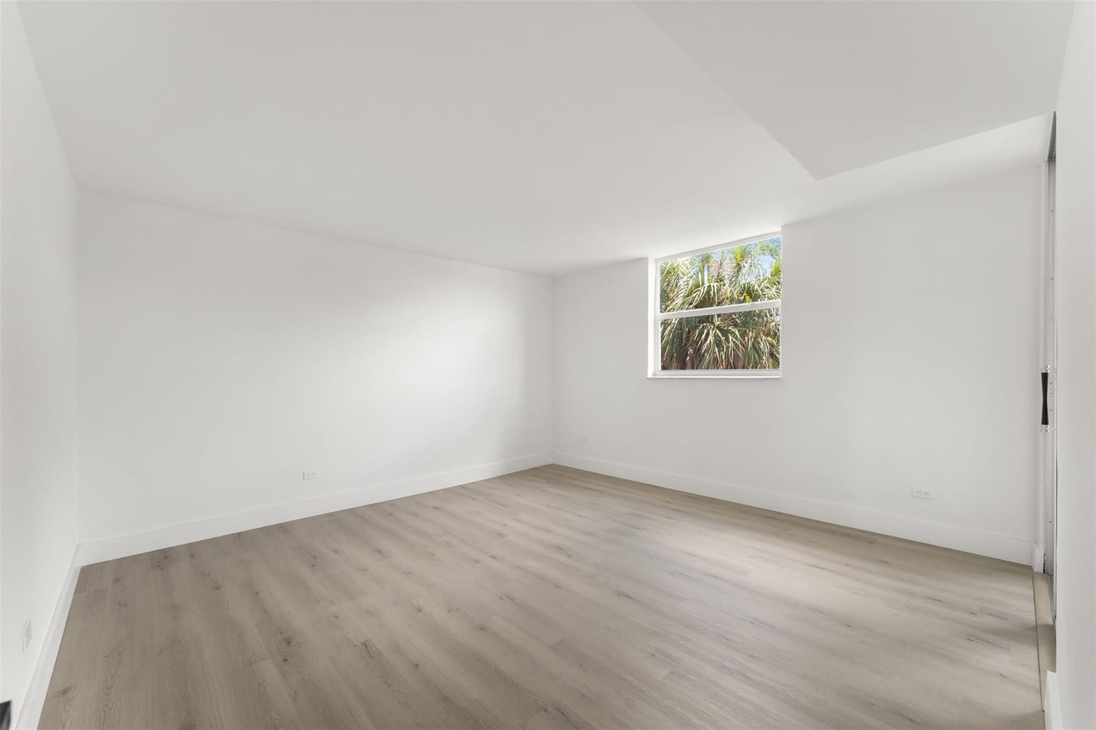 441 NE 195th Street 302 — photo 10