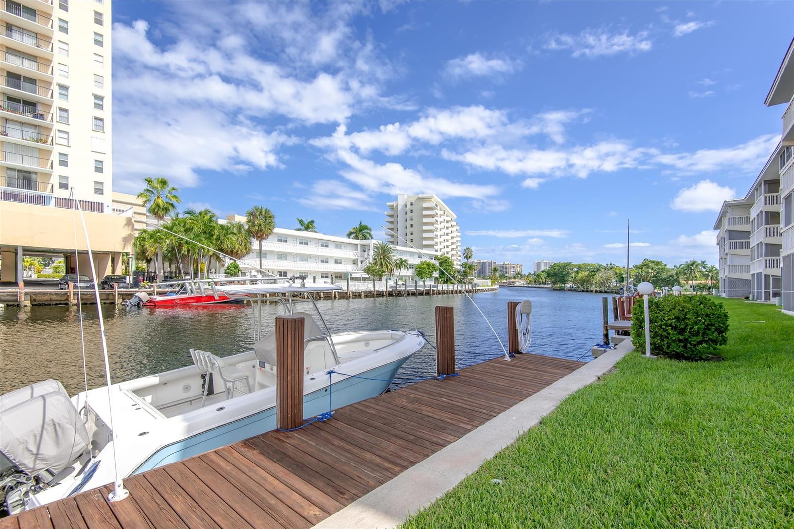 440 Paradise Isle Boulevard 102, Hallandale Beach, FL 33009 photo 17