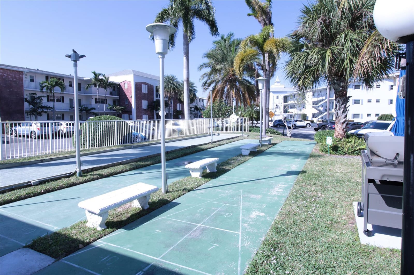 440 Paradise Isle Boulevard 102, Hallandale Beach, FL 33009 photo 18
