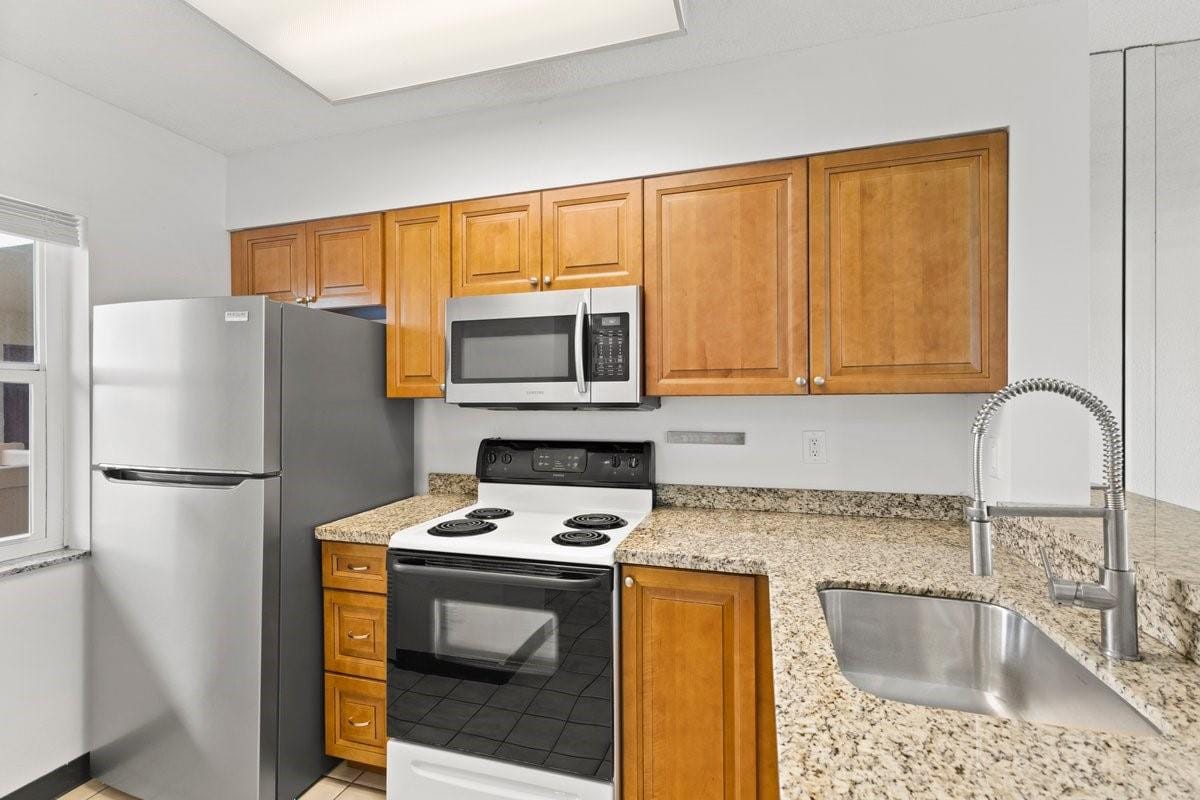 2106 S Cypress Bend Drive 506 — photo 4
