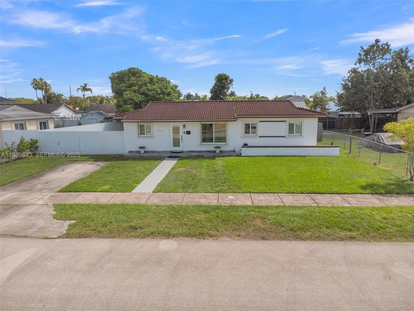 15265 SW 100th Court — photo 2