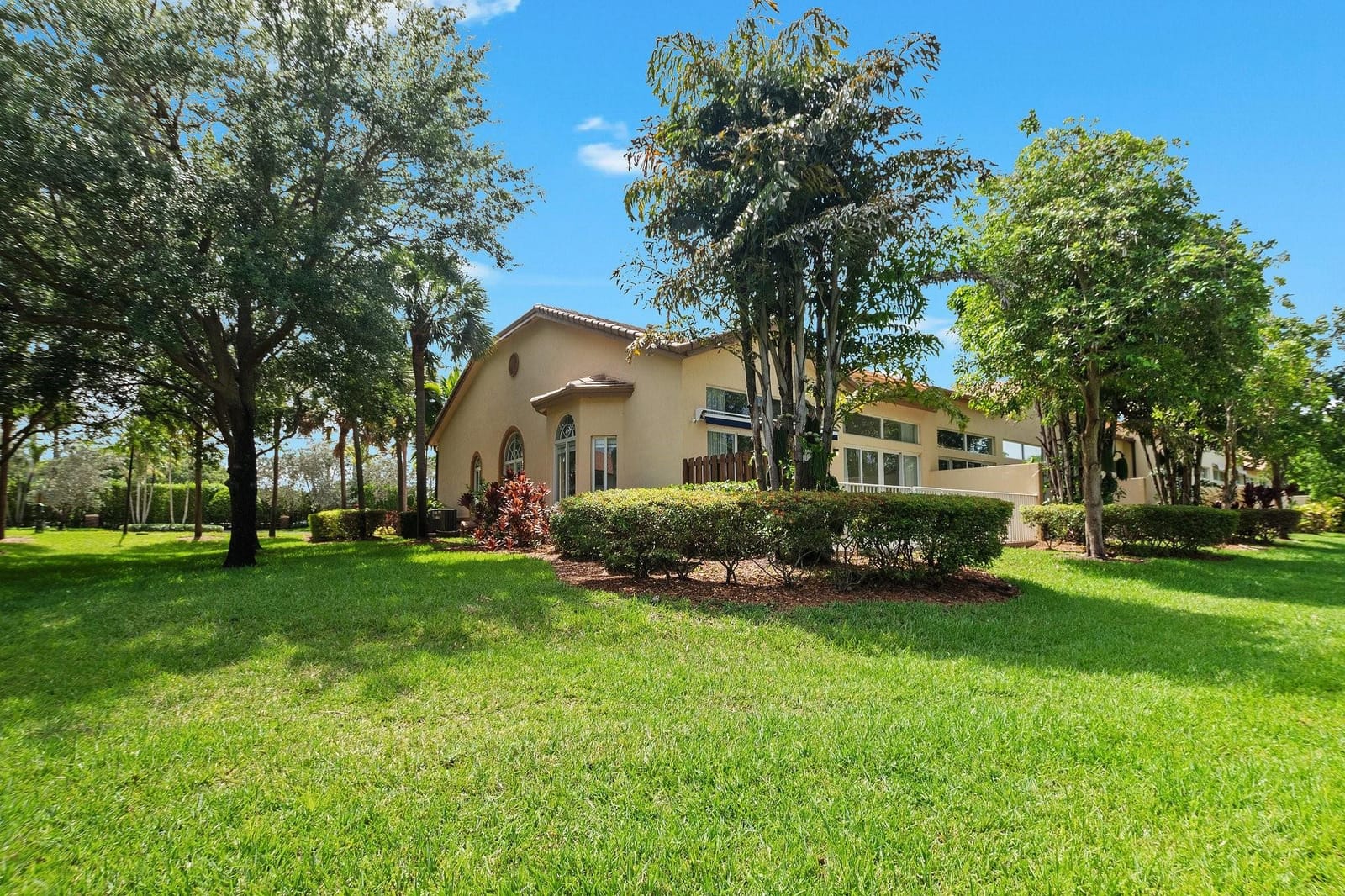 816 W Village Circle 1, Davie, FL 33325 photo 24
