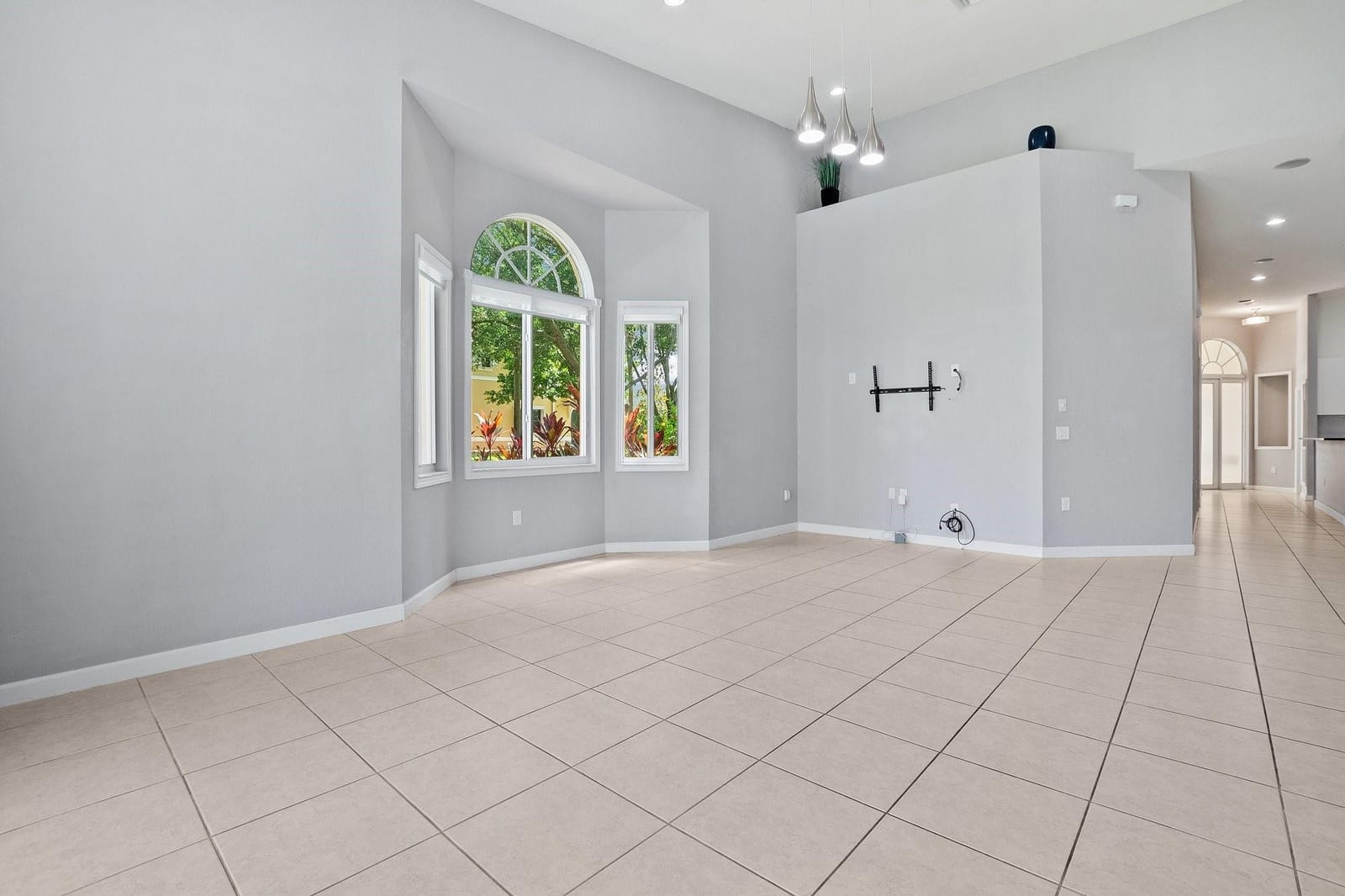 816 W Village Circle 1 — photo 9