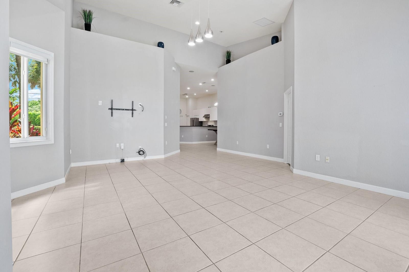 816 W Village Circle 1 — photo 10