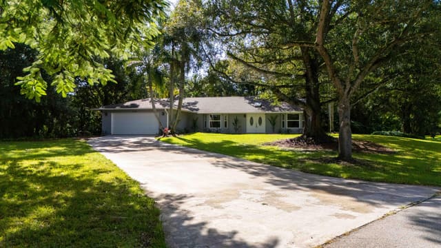 5150 SE Sterling Circle, Stuart, FL 34997