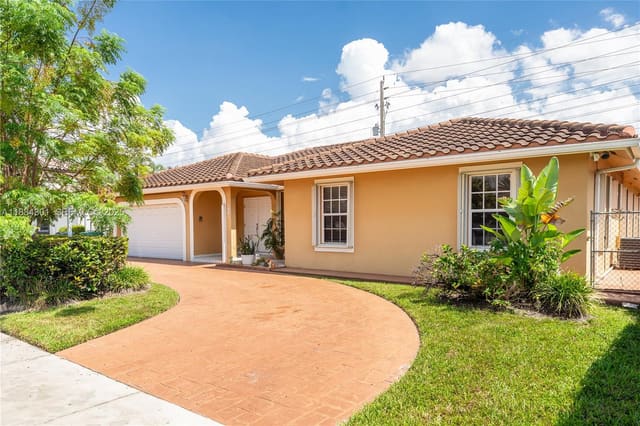 419 SW 136th Place, sold in University Park West Sec, Miami, FL