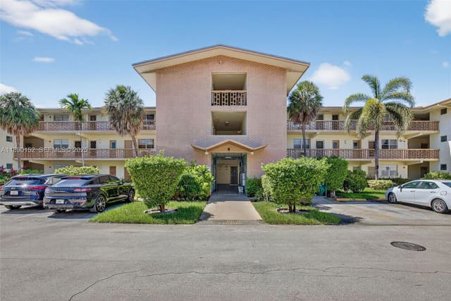1355 NE 167th Street 214, sold in Mar Len Gardens No 9 Corp, Miami, FL